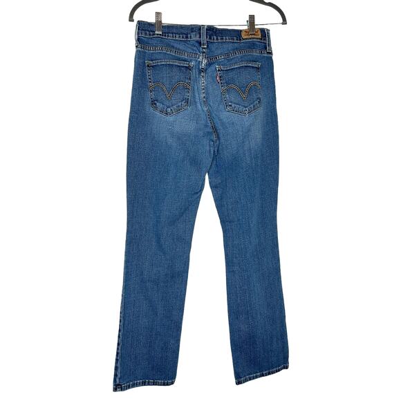Levi's Women's 505 Straight Leg Jeans Medium Wash Size 6 / 28-32 - Picture 3 of 7